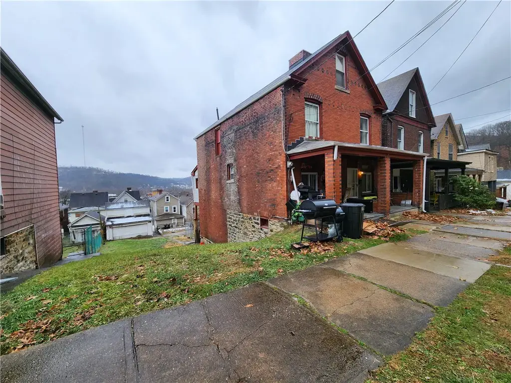 517 5th Street , Pitcairn