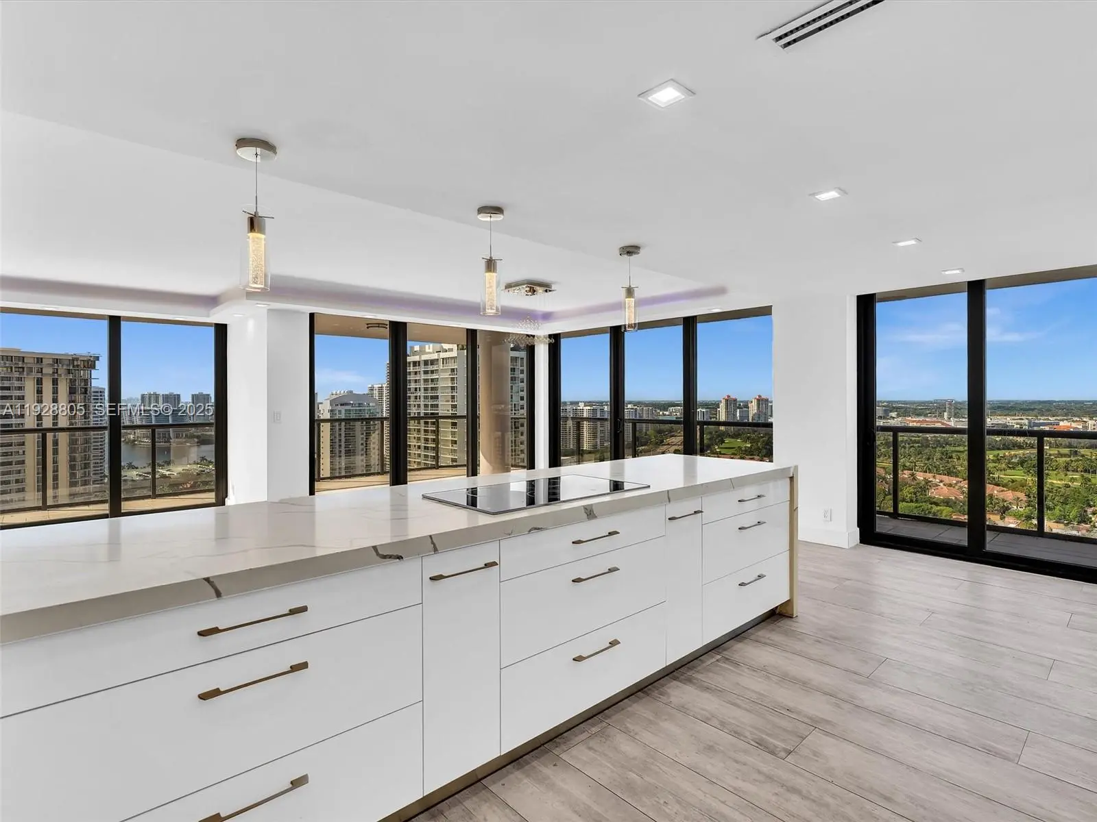 Photo of Listing #A11928805