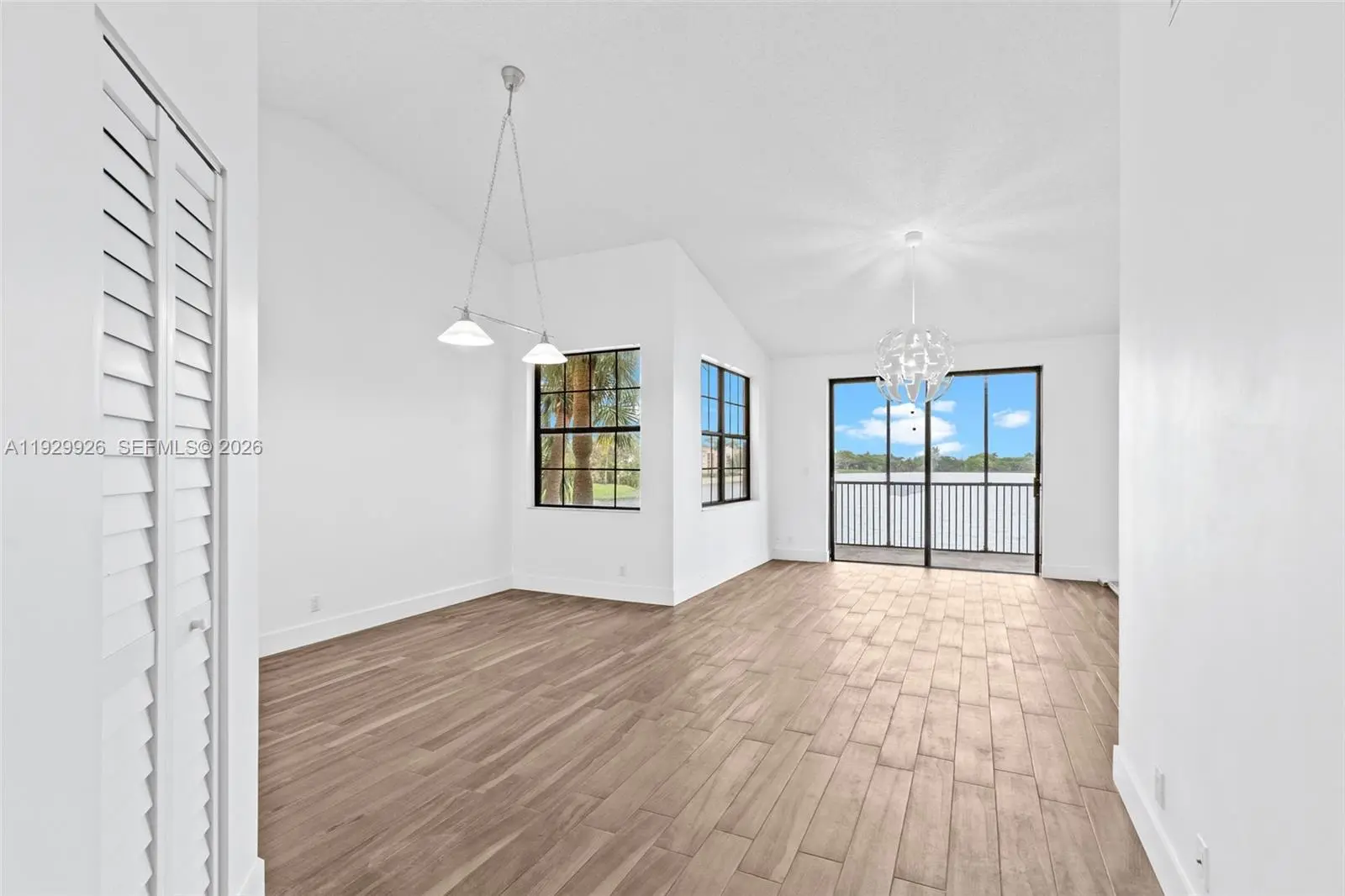 Photo of Listing #A11929926