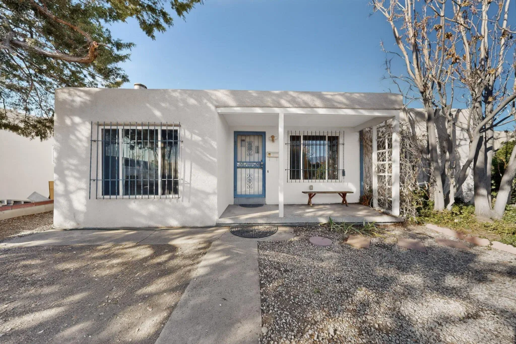 929 Palomas Drive Se, Albuquerque