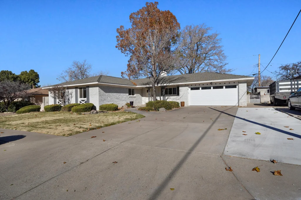 7513 Gladden Avenue Ne, Albuquerque