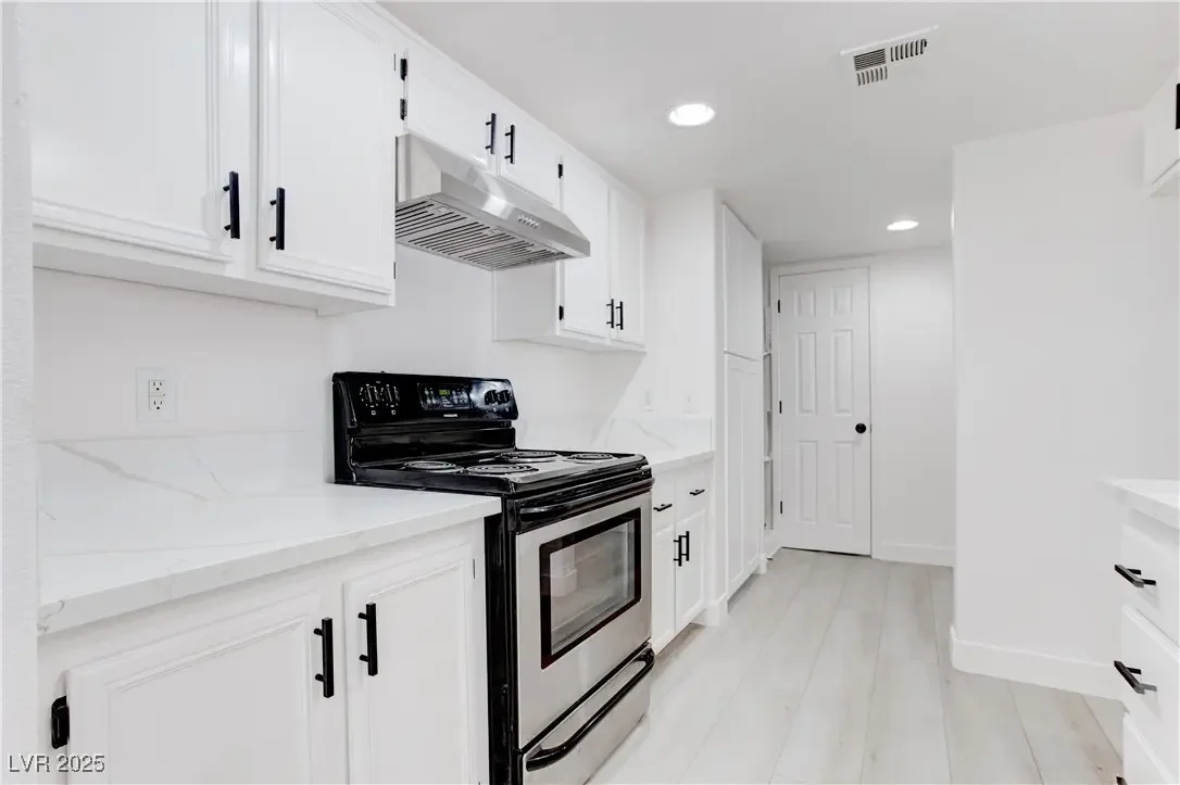 Photo of Listing #2741018