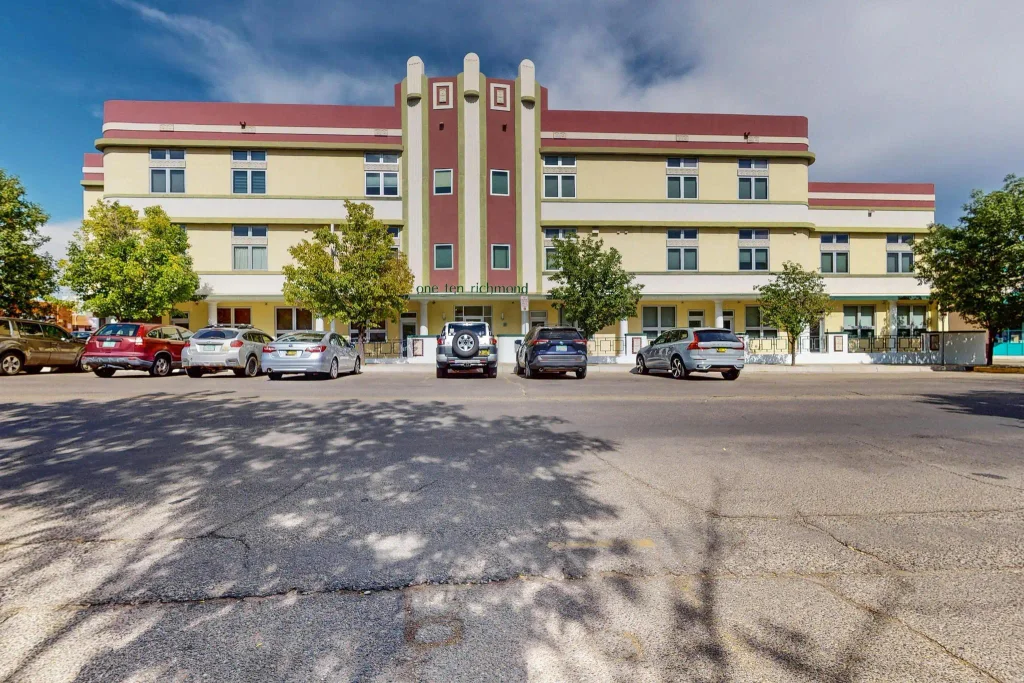 110 Richmond Drive Se Unit 305, Albuquerque