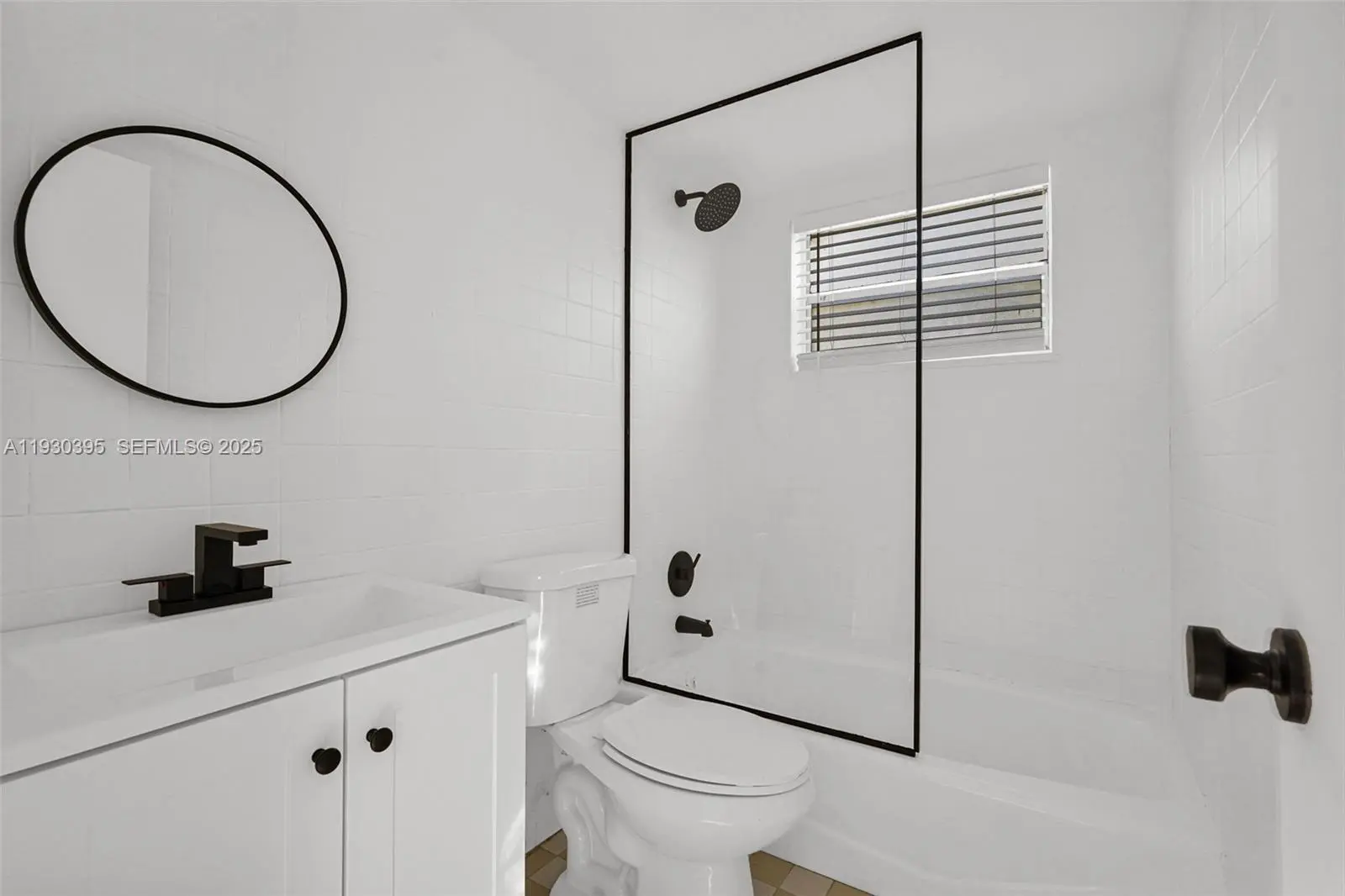 Photo of Listing #A11930395