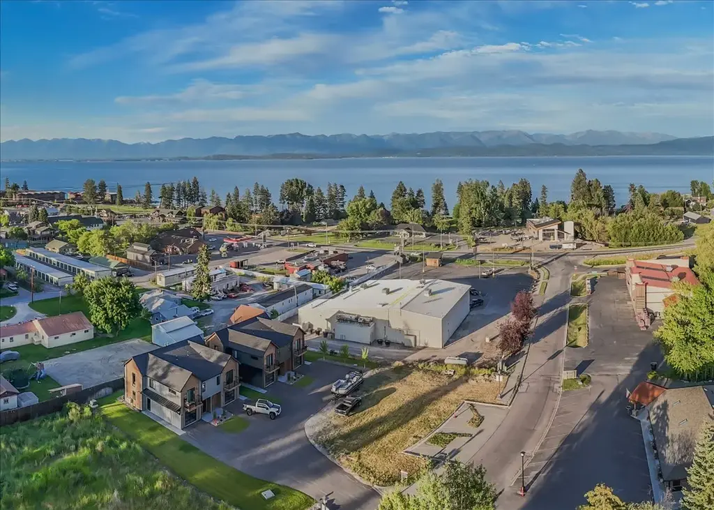207 Stoner Loop A, Lakeside