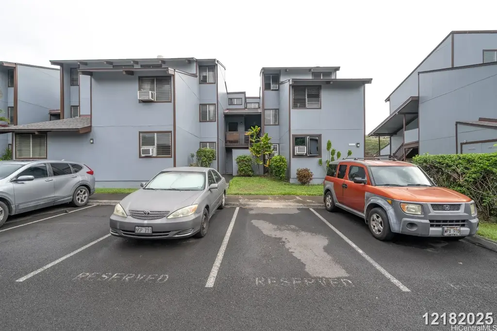 98-448 Kilinoe Street # 907, Aiea