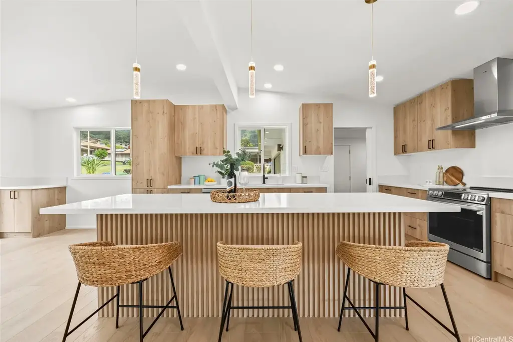3489 Manoa Road, Honolulu