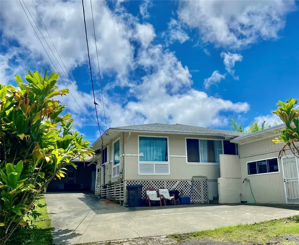 300 Karsten Drive, Wahiawa