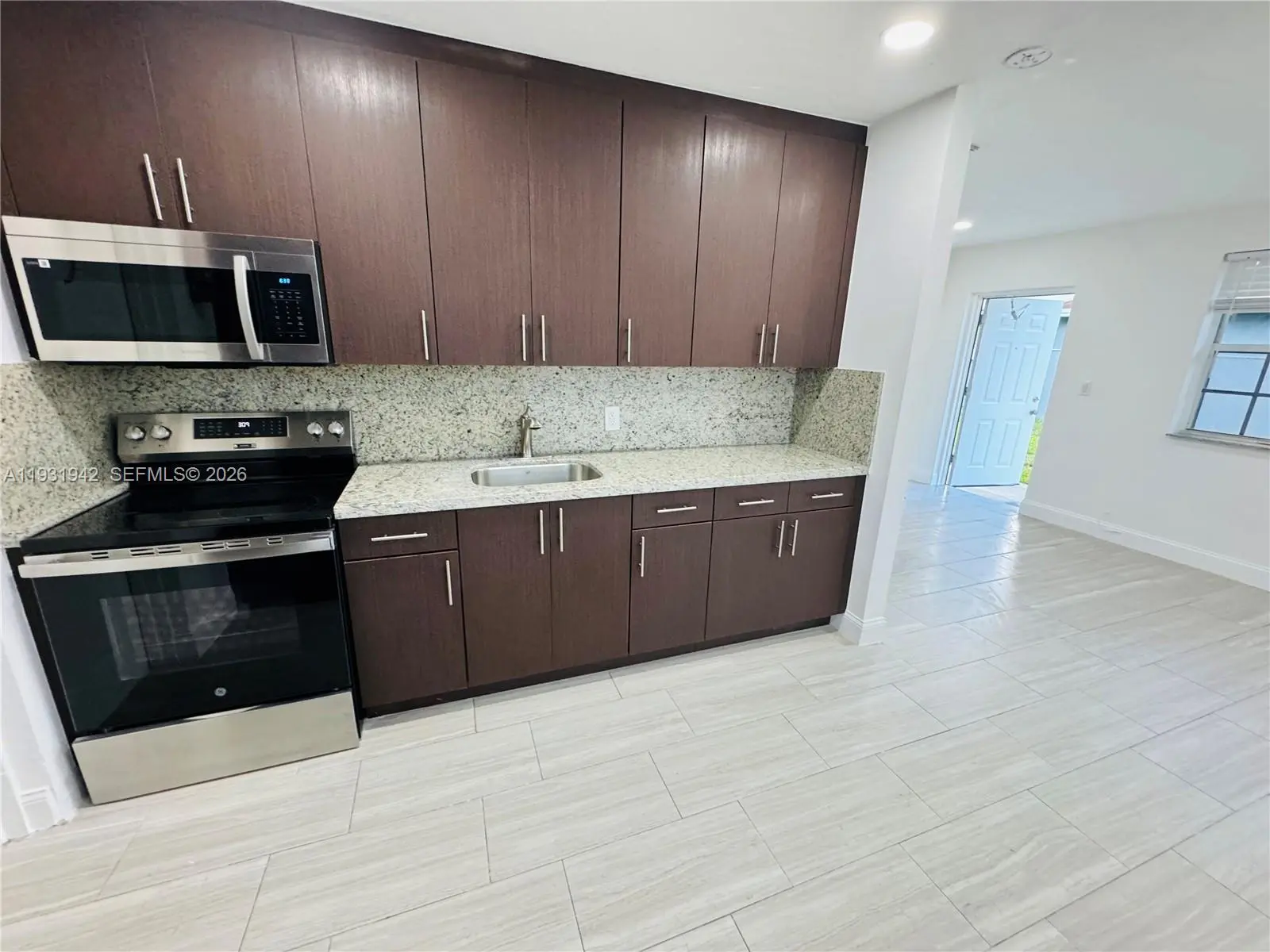 Photo of Listing #A11931942