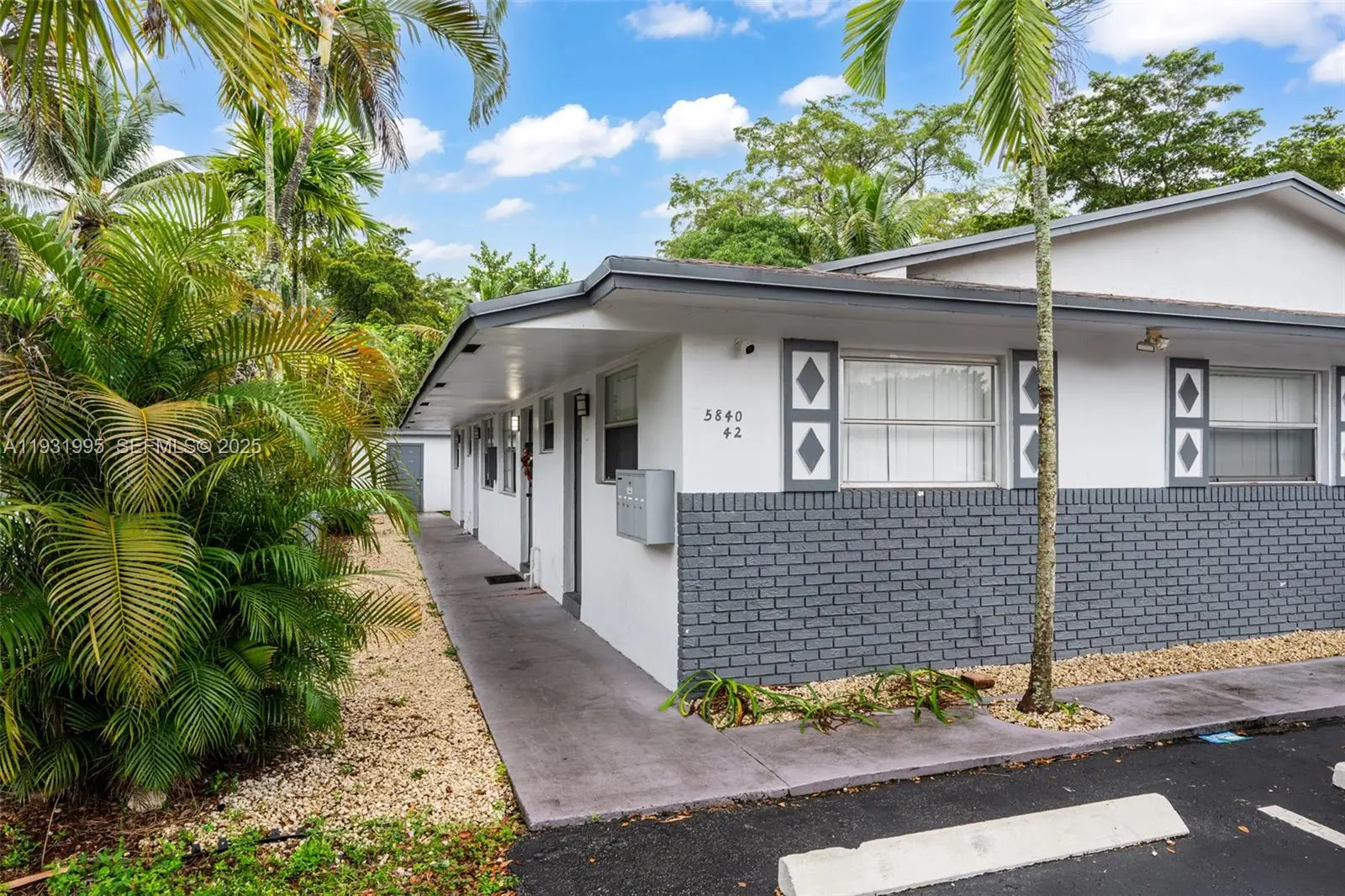 Photo of Listing #A11931995