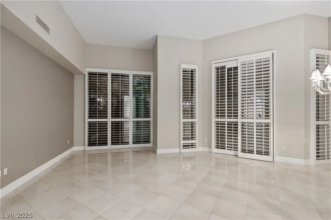 Photo of Listing #2742037