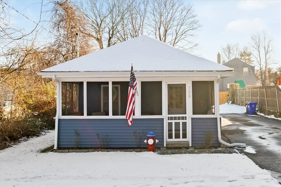 126 Narrows Rd, Bristol