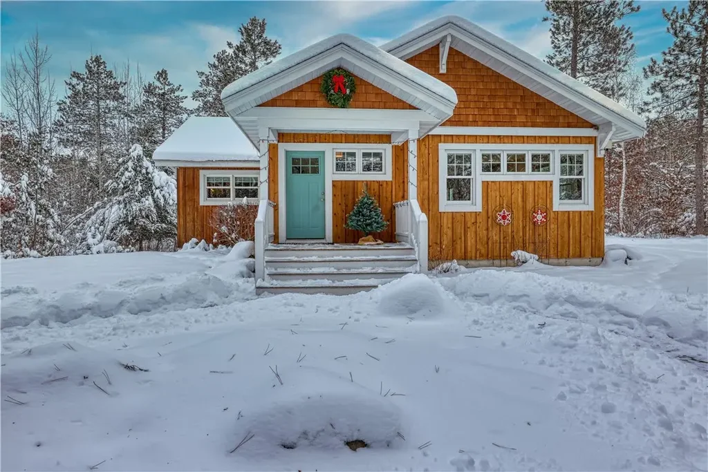 N 8056 North Road, Springbrook