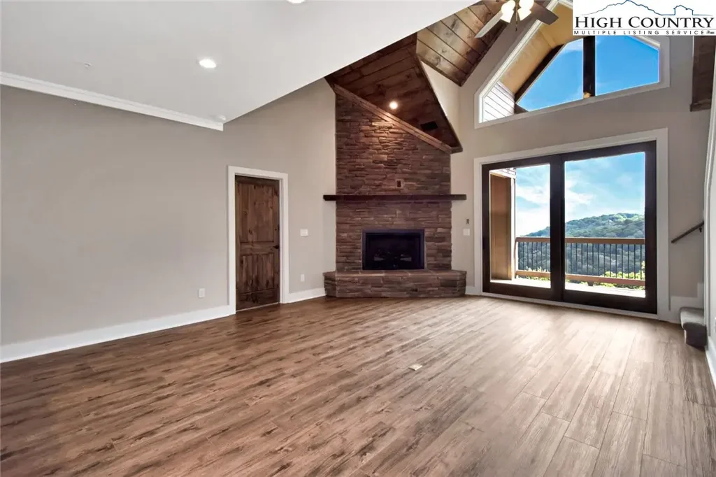 Tbd Crescent Lane # 23b, Sugar Mountain