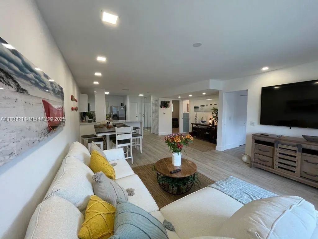 Photo of Listing #A11932211