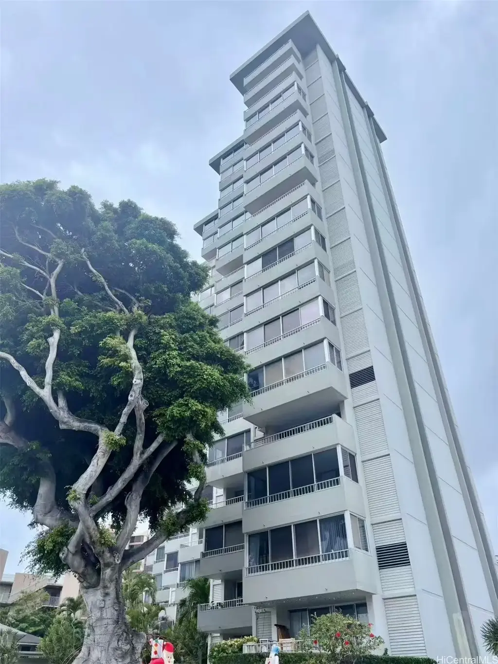 (unit #703) 1400 Pensacola Street, Honolulu