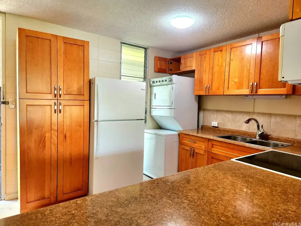 95-2031 Waikalani Place # D206, Mililani