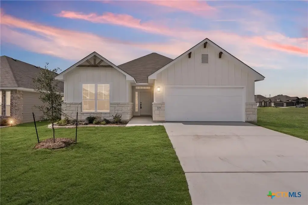 709 Killam Drive, Temple