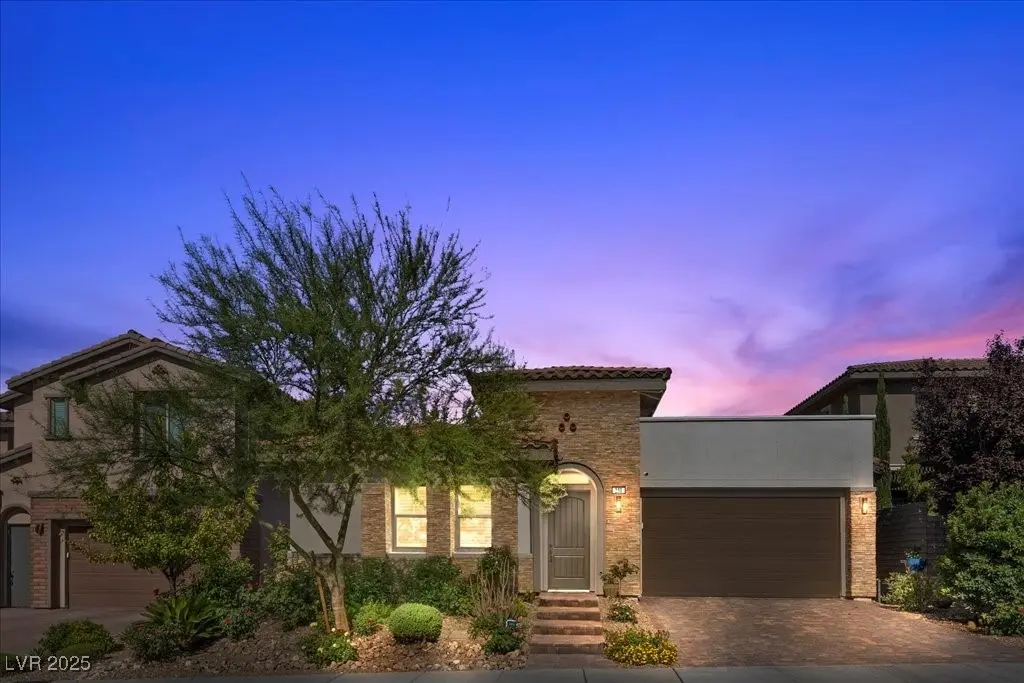 Photo of Listing #2742018