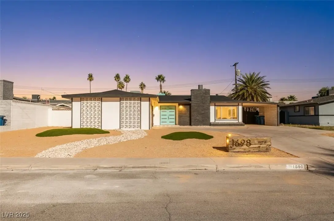 Photo of Listing #2742410