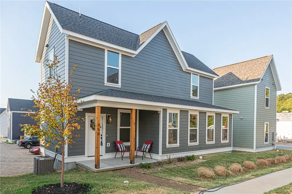 958 S Laramie Heights, Fayetteville