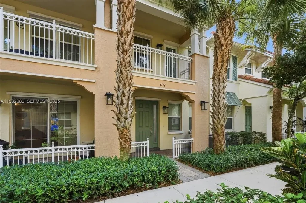 4126 Cascada Cir, Cooper City