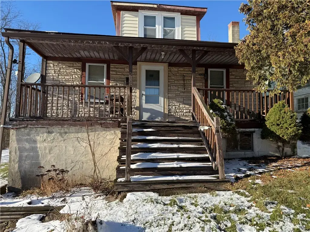 922 Carbon Avenue , Central City Boro