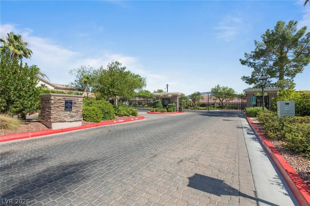 Photo of Listing #2742508