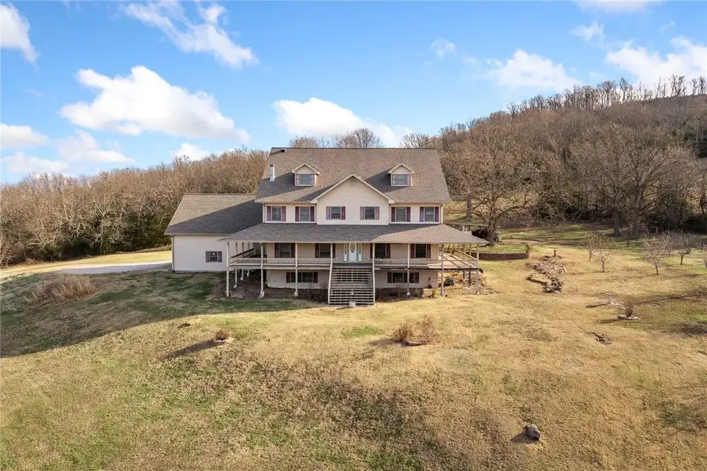 667 Cedar Creek Road, Marshall