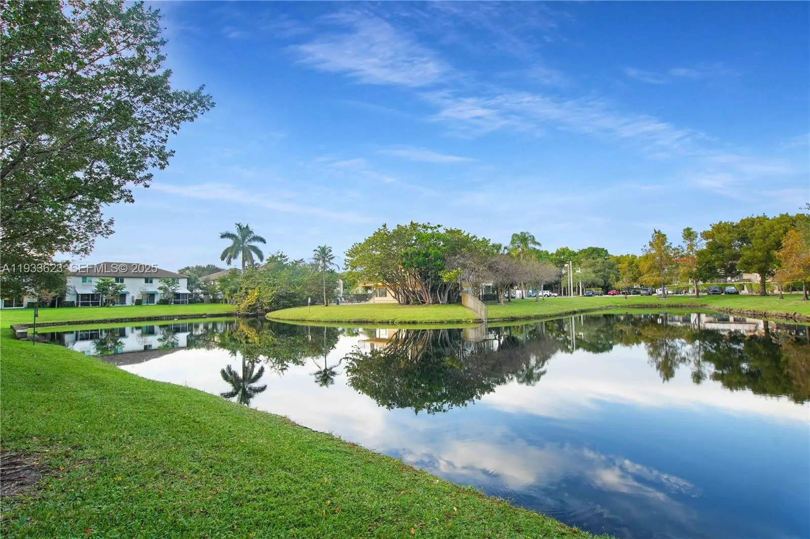 Photo of Listing #A11933623