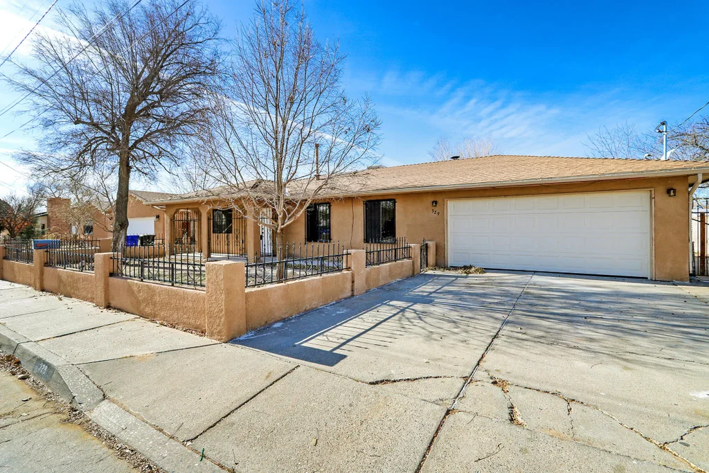 329 46th Street Nw, Albuquerque