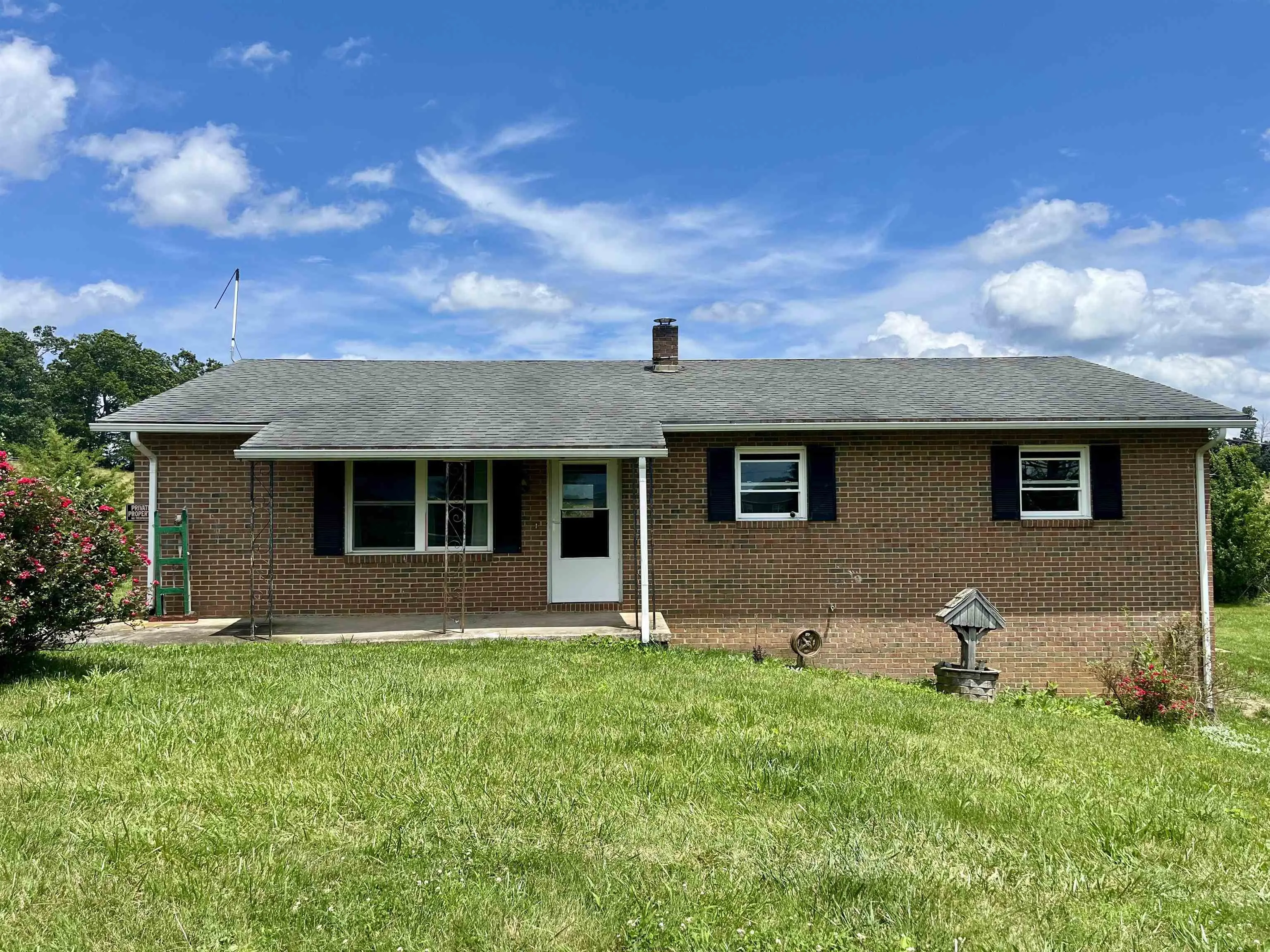 504 Steeles Fort Rd, Raphine