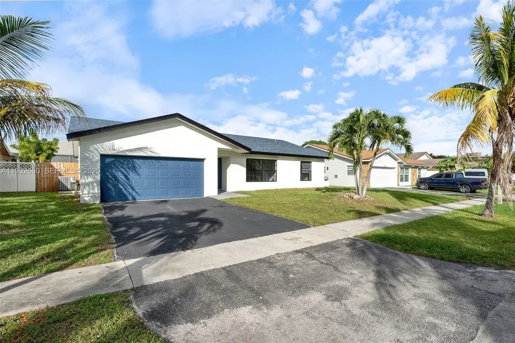 7441 Nw 38th Ct, Lauderhill