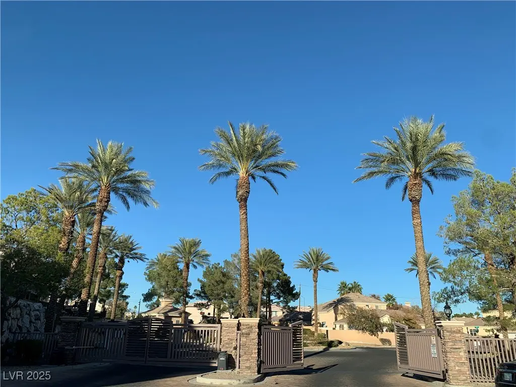 Photo of Listing #2742763