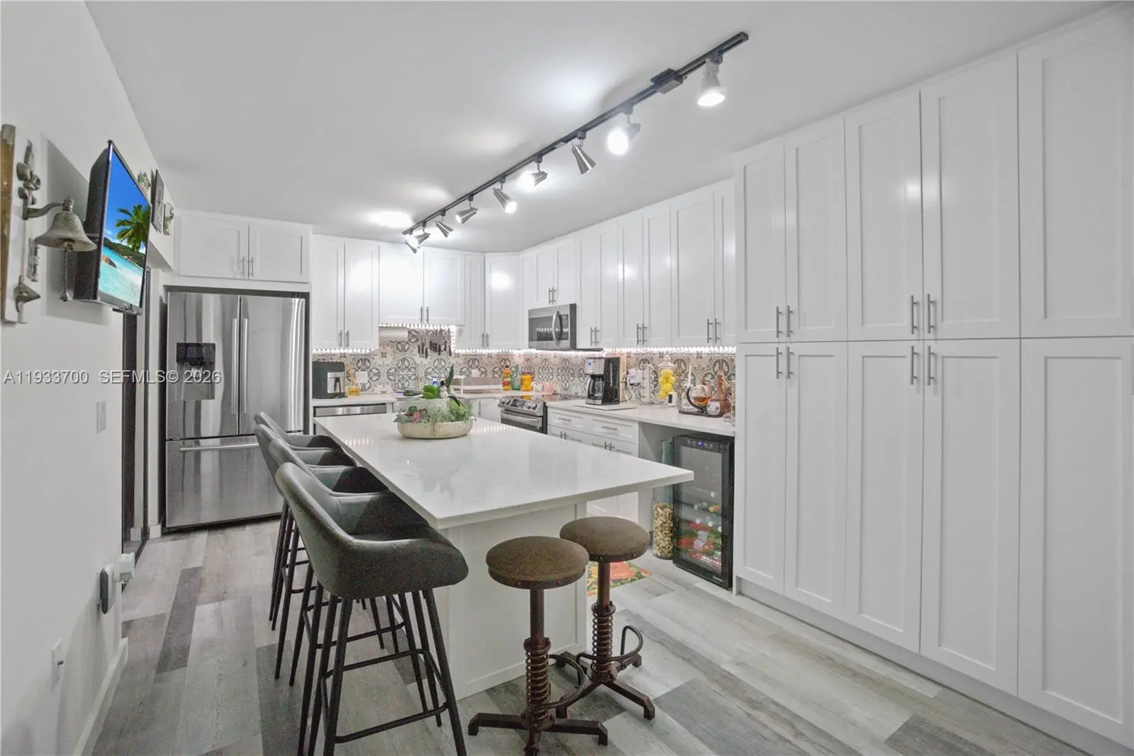 Photo of Listing #A11933700