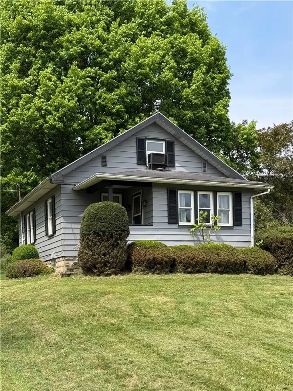 416 Country Club Drive , Ellwood City