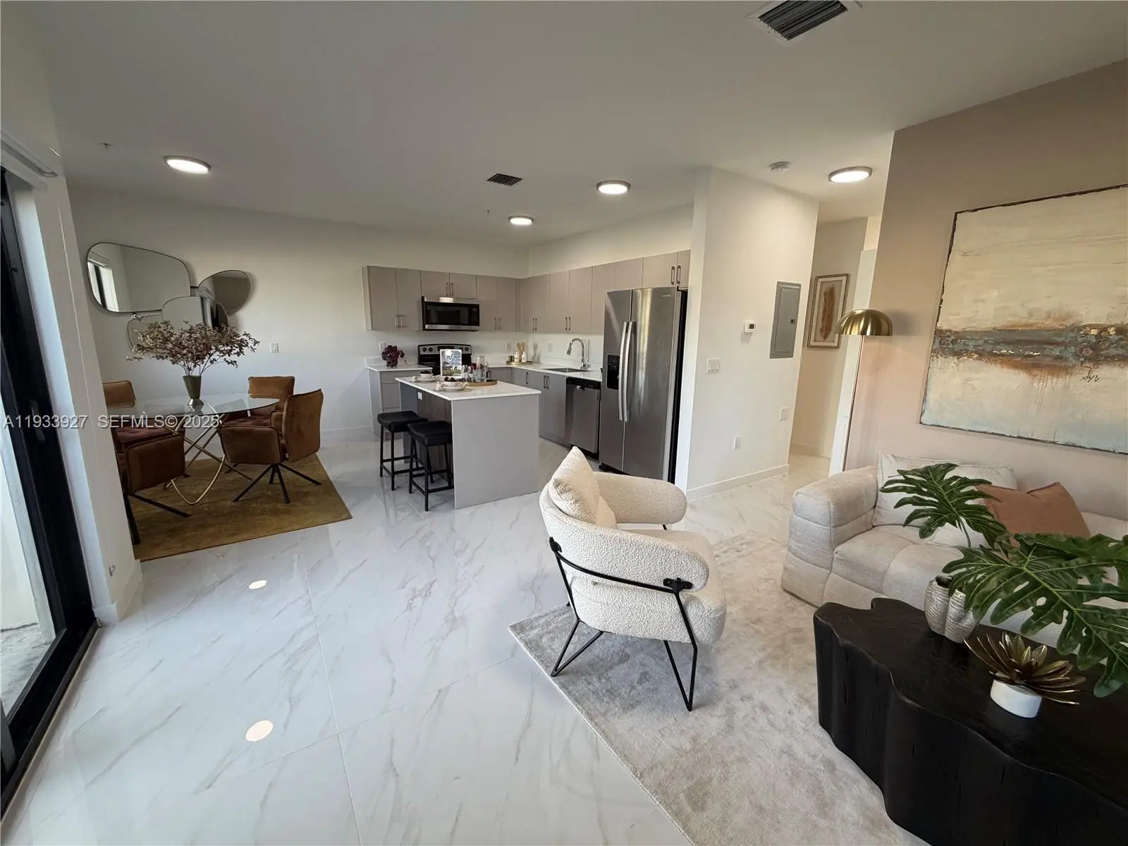 Photo of Listing #A11933927