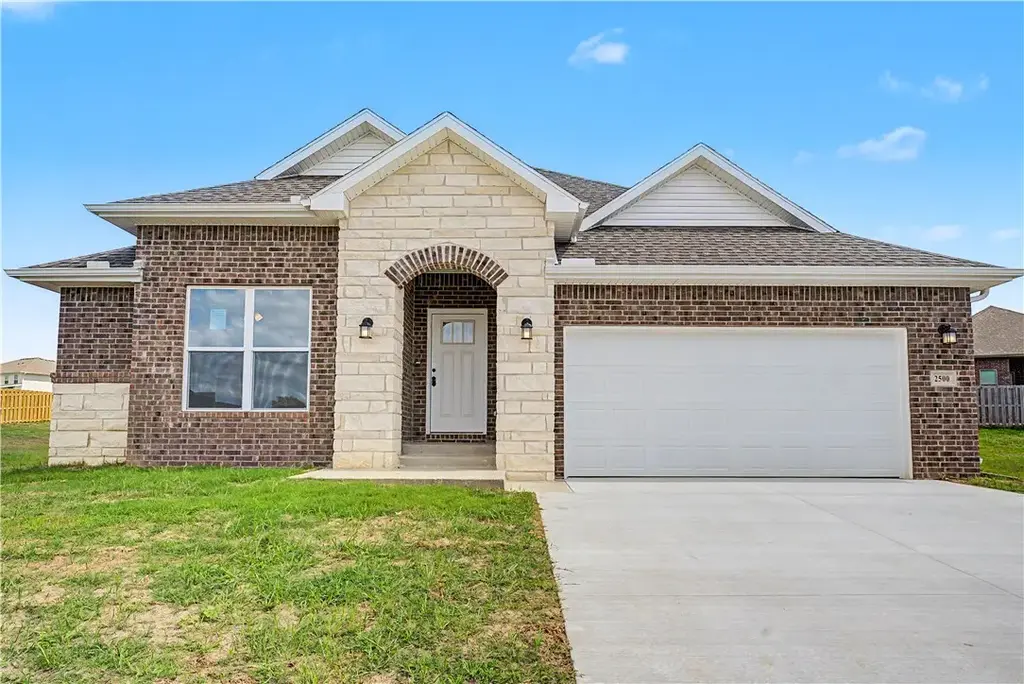 2500 Goldspur Court, Centerton