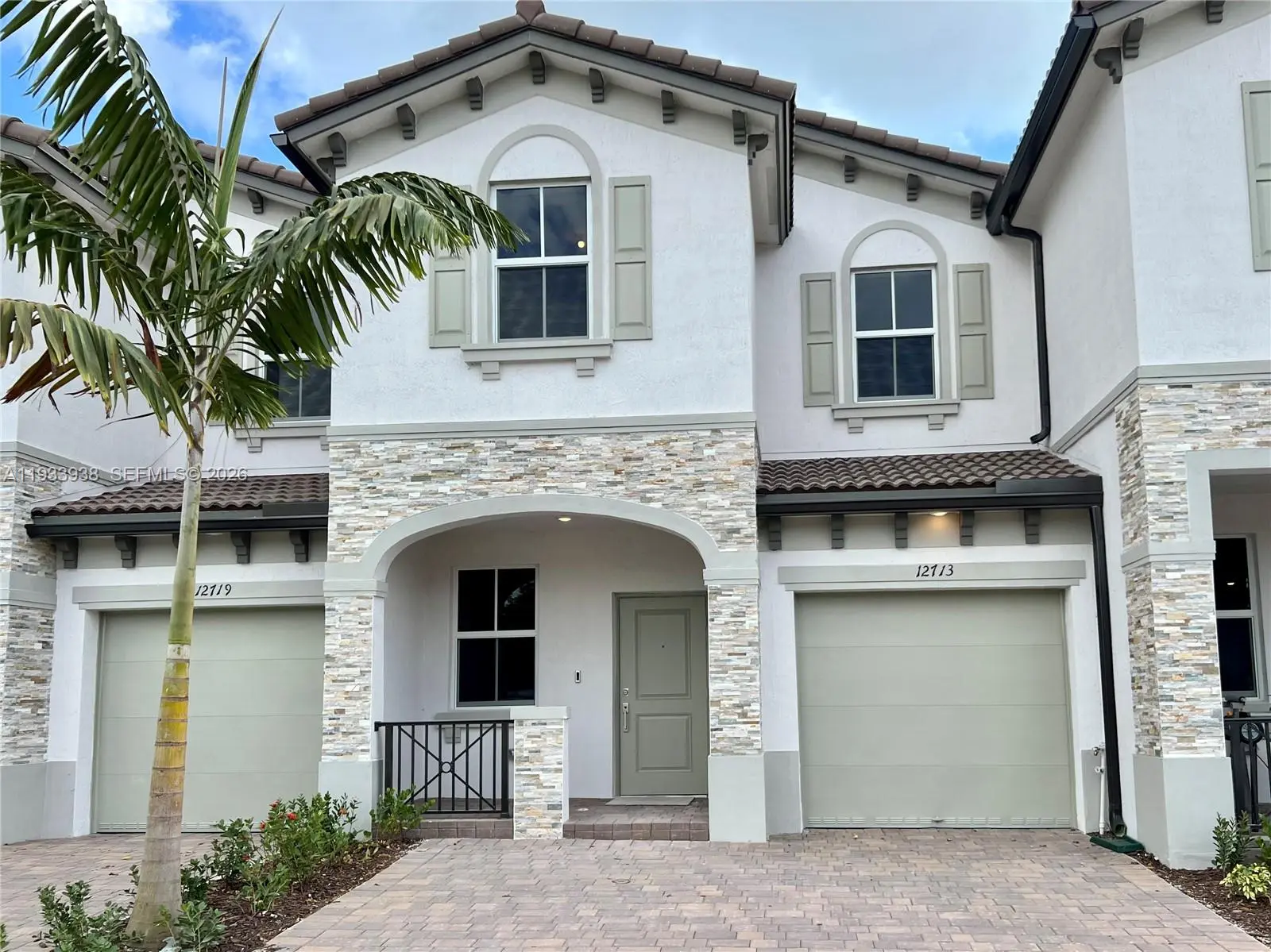 Photo of Listing #A11933938