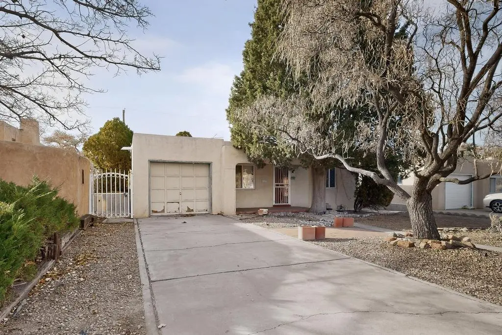 917 Girard Boulevard Se, Albuquerque