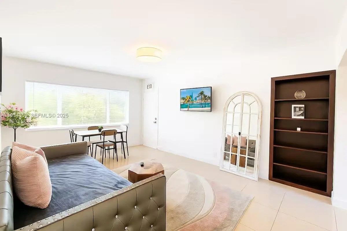 Photo of Listing #A11934359