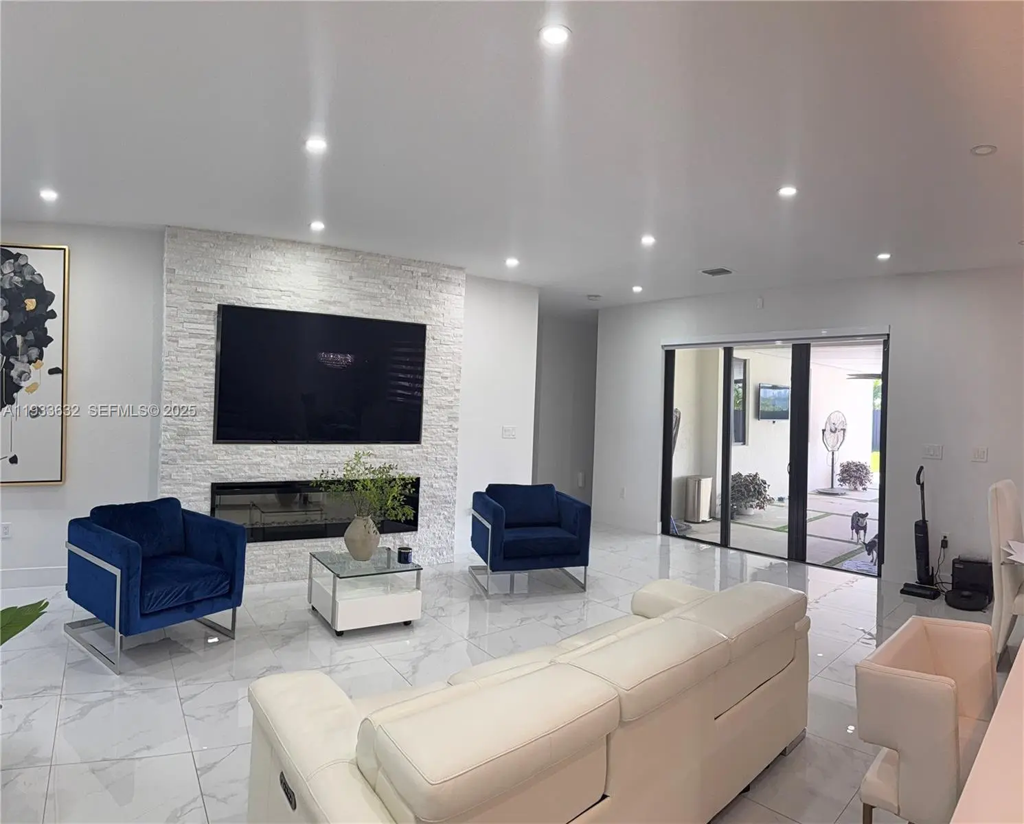 Photo of Listing #A11933632