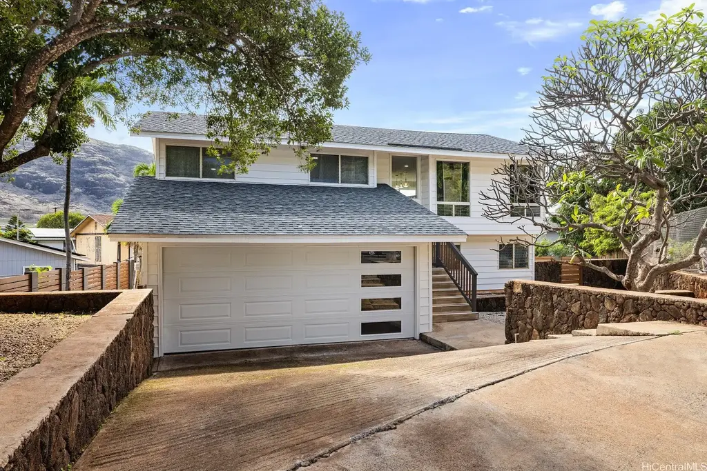 86-895 Iniki Place, Waianae