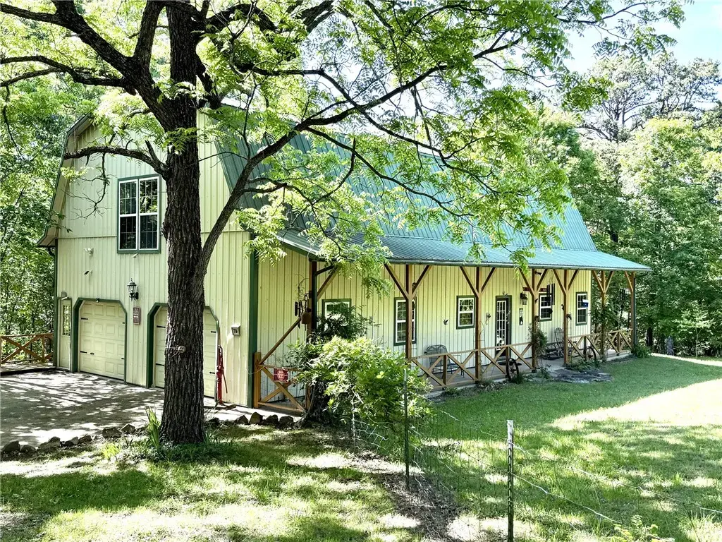 70 County Road 1143, Eureka Springs