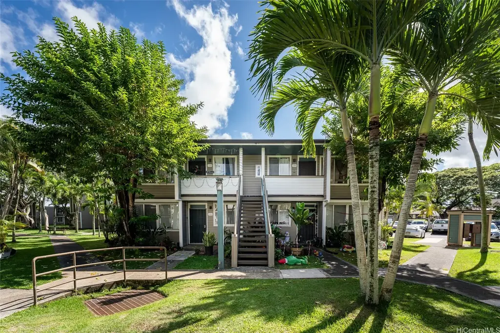 95-759 Hokuwelowelo Place # J206, Mililani