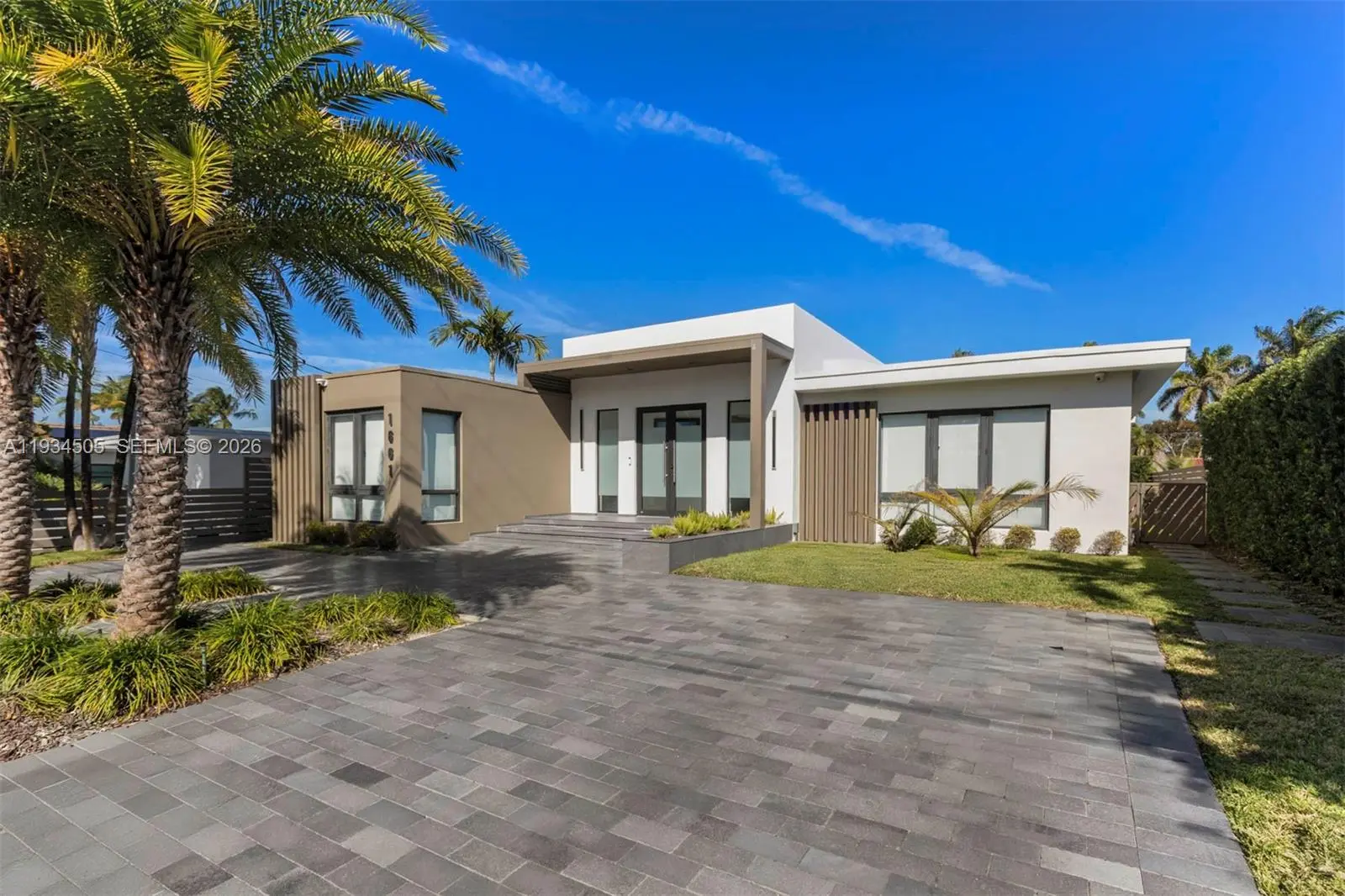 Photo of Listing #A11934505