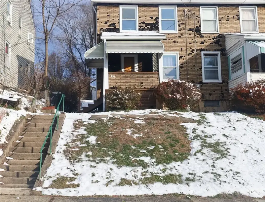 635 Large Avenue , Clairton