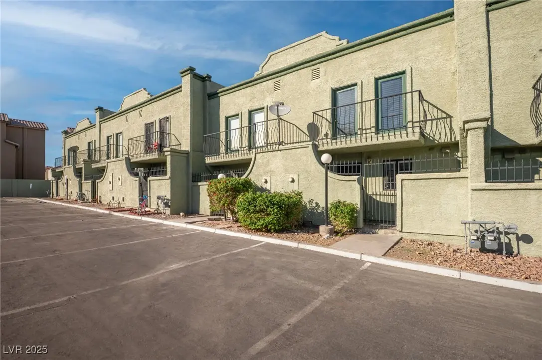 Photo of Listing #2742826