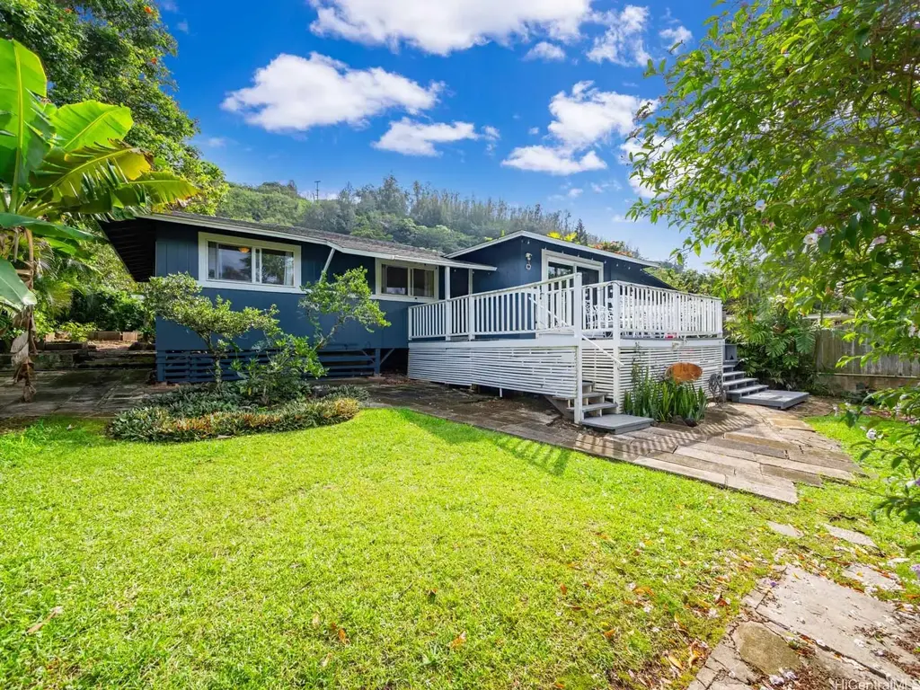 59-742 Kamehameha Highway # C, Haleiwa