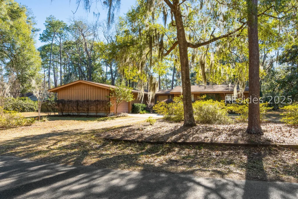 59 Francis Marion Circle, Beaufort